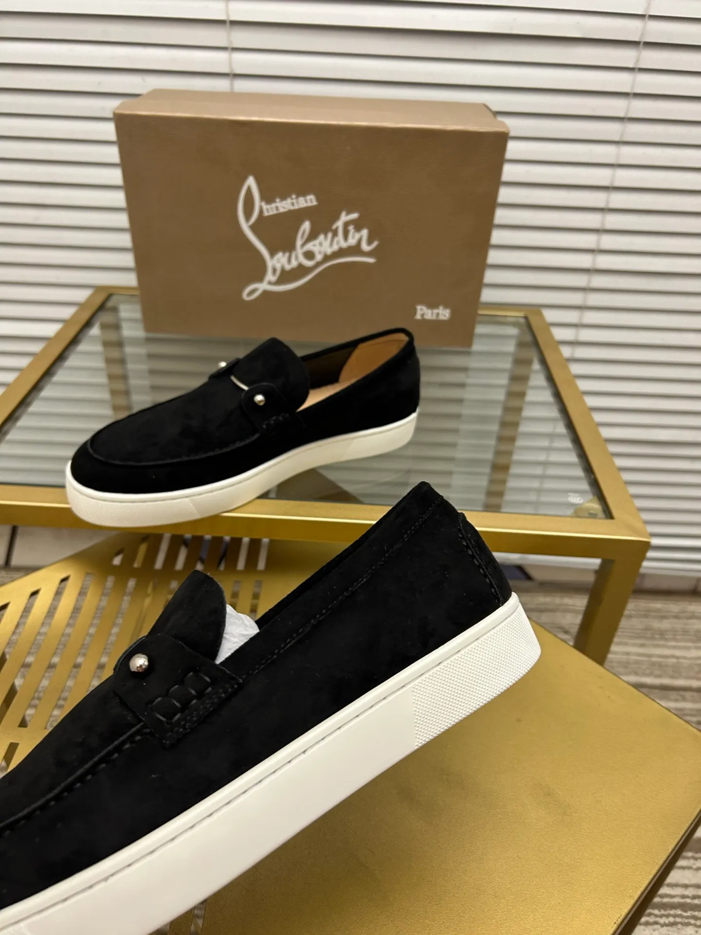 (Customized model) Ex-factory price is 520. christian louboutin (CL red sole shoes) counter series, casual sneakers for couples 📢 📢 📢 Exclusive hot style release 🎈🎈💪 Movable latex feet 👻 Finished outsole line [Proud] 😝Female 35-40# Male 38#-46, global supply😝 [Top version]: Original imported genuine leather upper, top original leather lining, original molded TPU outsole, original 1:1 detail processing, original shoe last,